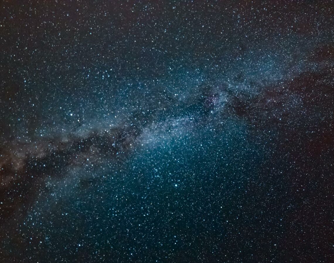 milky way galaxy during nighttime